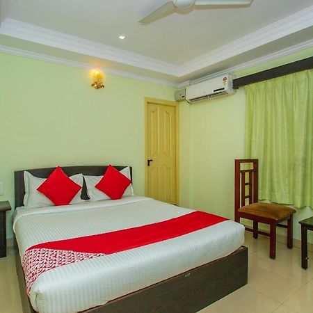 העיר בנגלור Oyo 25121 Bns Lodge מראה חיצוני תמונה