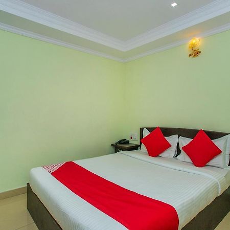 העיר בנגלור Oyo 25121 Bns Lodge מראה חיצוני תמונה