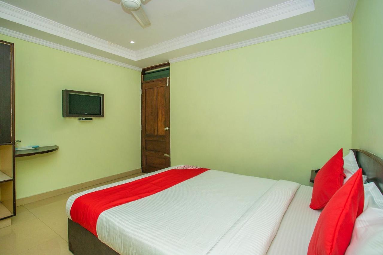 העיר בנגלור Oyo 25121 Bns Lodge מראה חיצוני תמונה