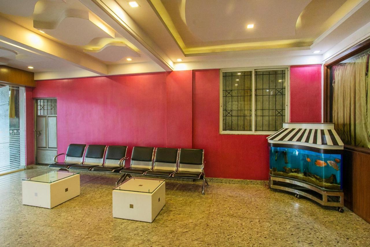 העיר בנגלור Oyo 25121 Bns Lodge מראה חיצוני תמונה