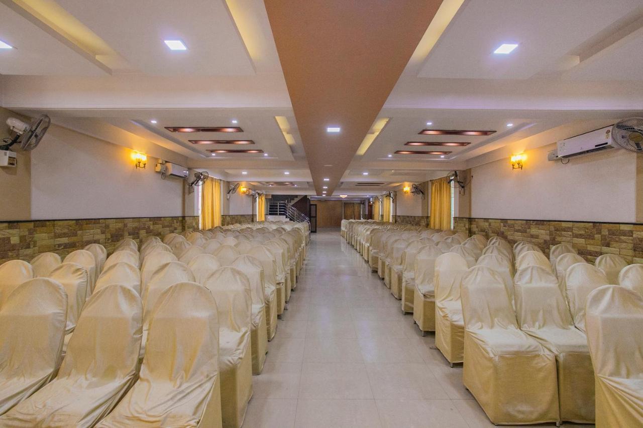 העיר בנגלור Oyo 25121 Bns Lodge מראה חיצוני תמונה