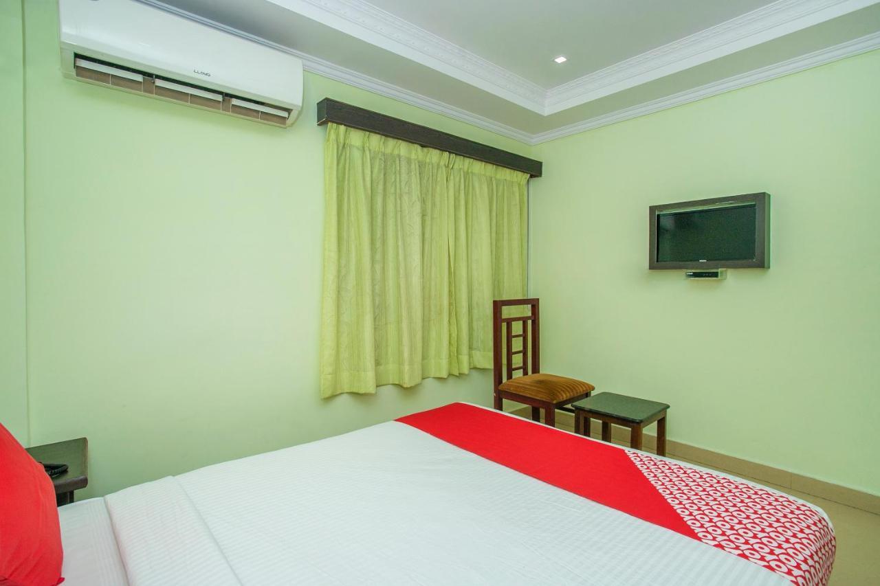 העיר בנגלור Oyo 25121 Bns Lodge מראה חיצוני תמונה