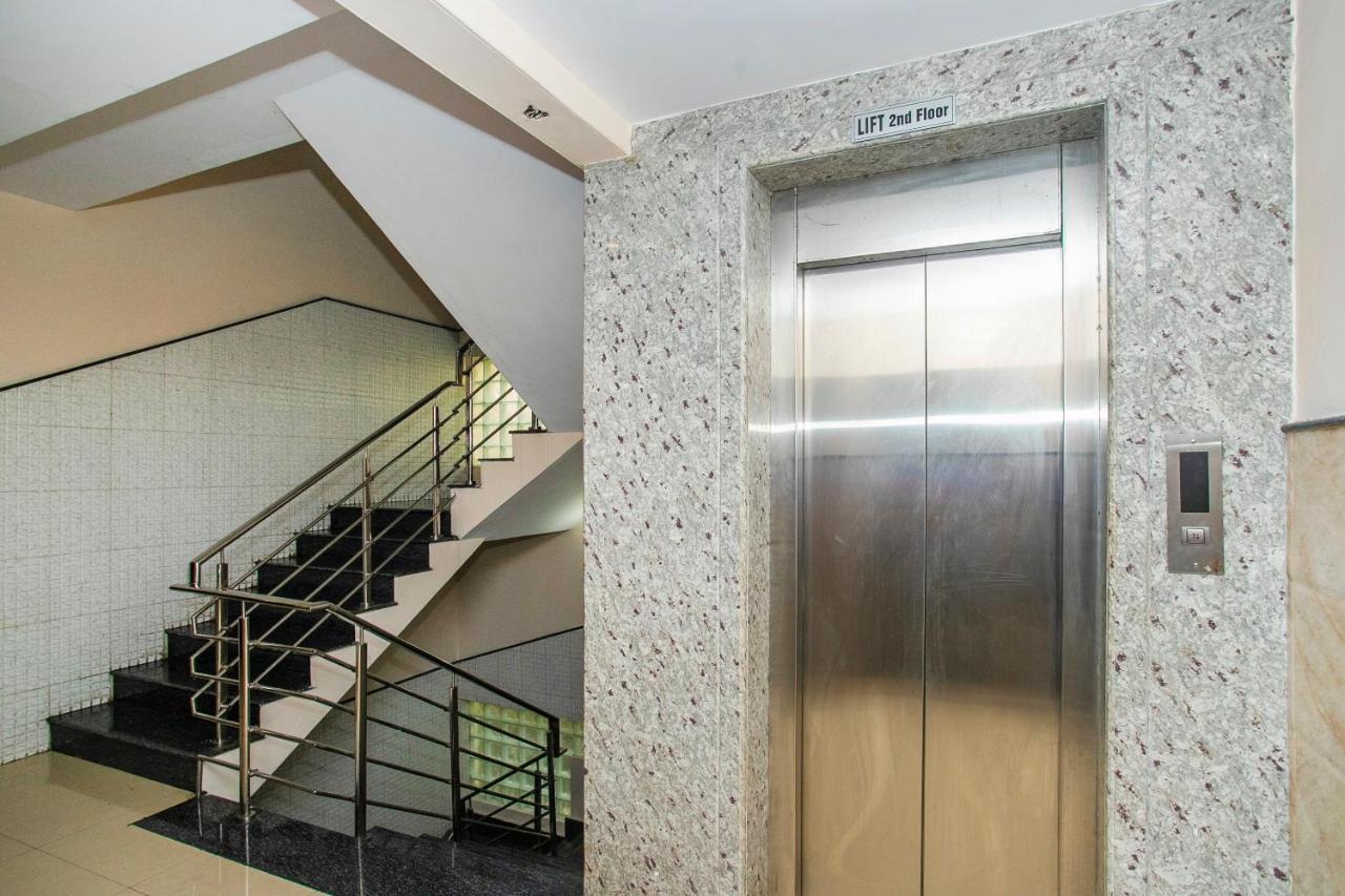 העיר בנגלור Oyo 25121 Bns Lodge מראה חיצוני תמונה