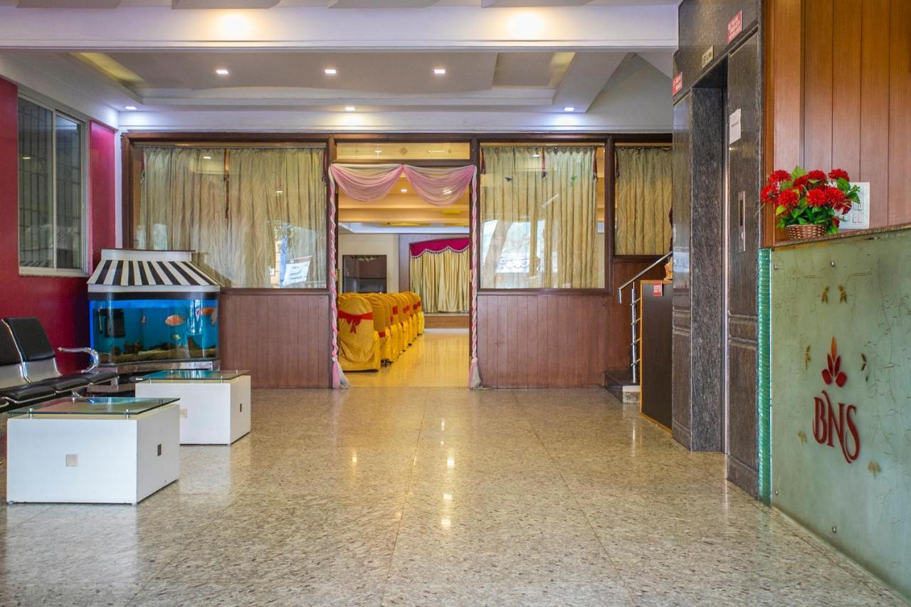 העיר בנגלור Oyo 25121 Bns Lodge מראה חיצוני תמונה